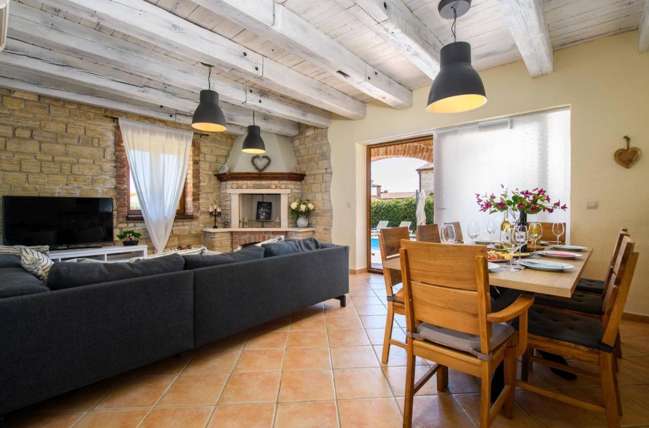 Paradis Villa Stone Queen With Heated Pool Butkovici  Экстерьер фото