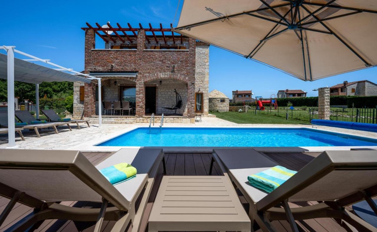 Paradis Villa Stone Queen With Heated Pool Butkovici  Экстерьер фото